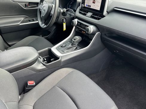 Certified 2025 Toyota RAV4 LE AWD/4WD image 20