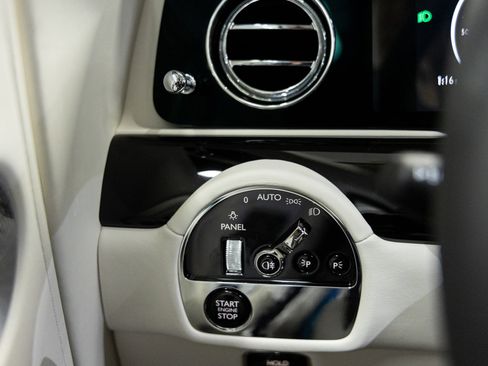 New 2026 Rolls-Royce Spectre image 35