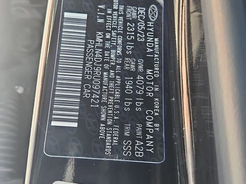 Used 2024 Hyundai Elantra Limited image 21