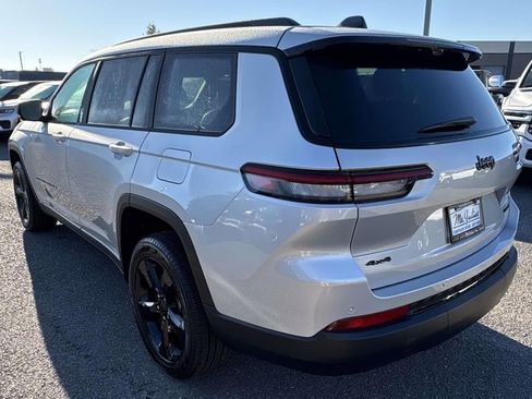 New 2025 Jeep Grand Cherokee L Limited w/ Luxury Tech Group II AWD/4WD image 8