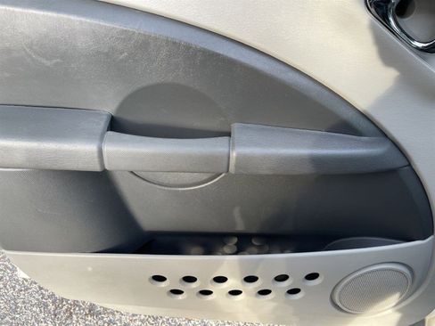 Used 2006 Chrysler PT Cruiser image 10