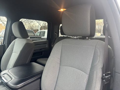 Used 2023 RAM 2500 Big Horn w/ Level 1 Equipment Group image 8