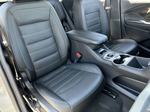 Used 2024 GMC Terrain Denali w/ Denali Premium Package AWD/4WD image 28