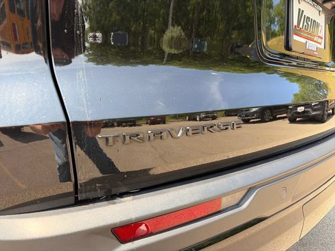 Used 2024 Chevrolet Traverse LT w/ Midnight/Sport Edition FWD image 15