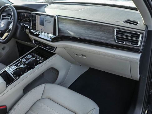 New 2026 Volkswagen Atlas SEL image 42