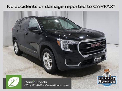 Used 2024 GMC Terrain SLE image 1