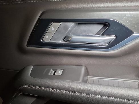 Certified 2025 GMC Yukon XL Denali AWD/4WD image 25
