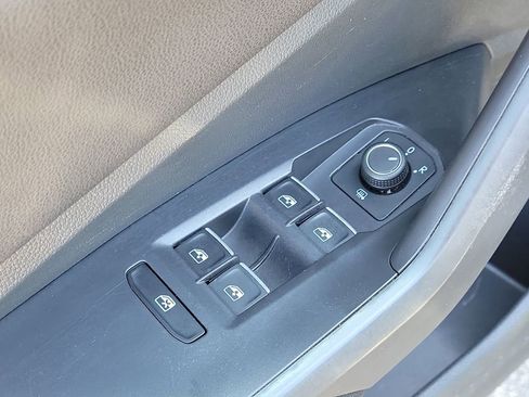 Used 2024 Volkswagen Jetta SE FWD image 18