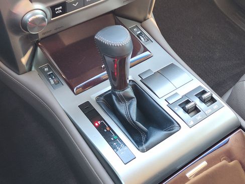 Used 2018 Lexus GX 460 image 22