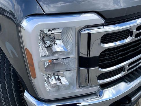 Used 2025 Ford F250 XLT image 26