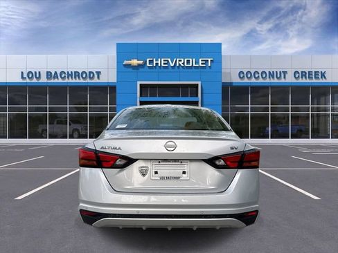 Used 2024 Nissan Altima 2.5 SV FWD image 7