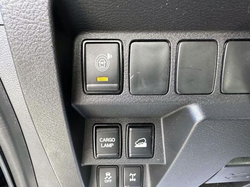 Used 2024 Nissan Frontier PRO-4X w/ Technology Package AWD/4WD image 17