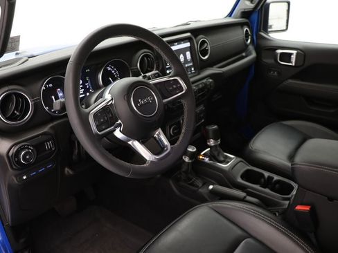 Used 2023 Jeep Wrangler Unlimited Sahara w/ Cold Weather Group image 13