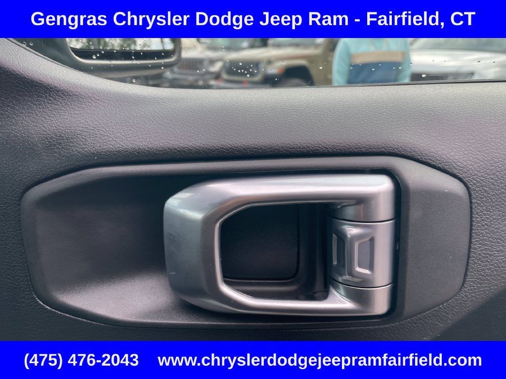 Used 2023 Jeep Wrangler Unlimited w/ Sun & Screen Package AWD/4WD image 18