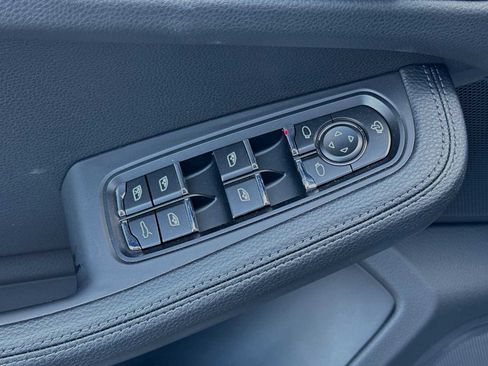 Used 2024 Porsche Macan image 12