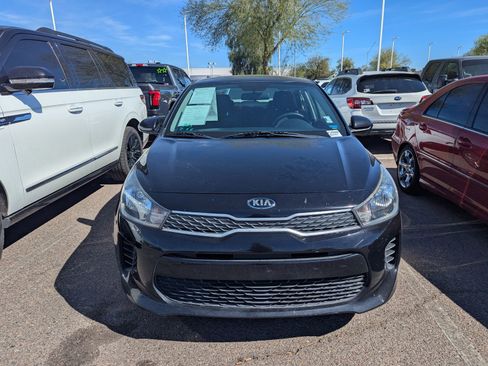 Used 2018 Kia Rio S image 2