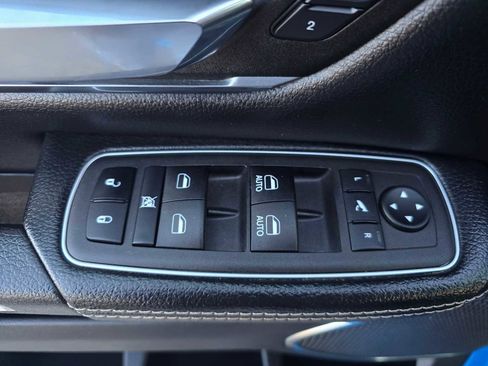 Used 2024 RAM 1500 Laramie image 24