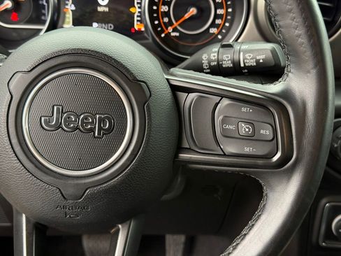 Used 2021 Jeep Wrangler Unlimited Sport AWD/4WD image 16