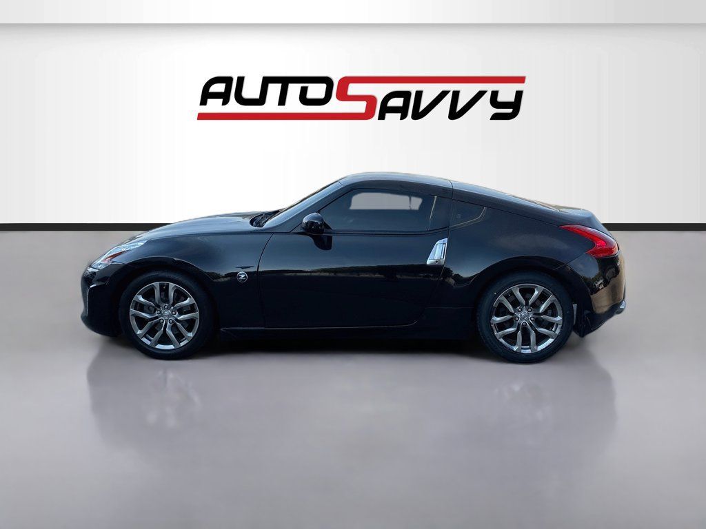 Used 2014 Nissan 370Z Coupe RWD image 4