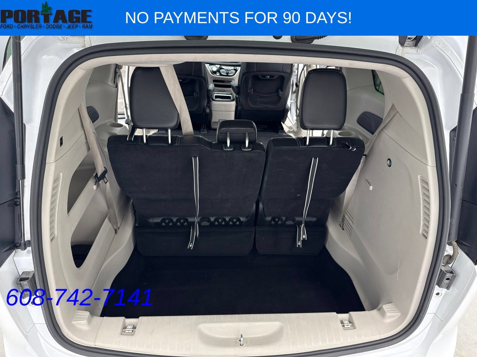 Used 2024 Chrysler Pacifica Touring-L FWD image 37
