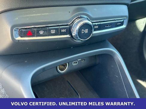 Certified 2025 Volvo XC40 B5 Core image 20