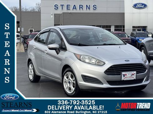 Used 2015 Ford Fiesta SE image 1