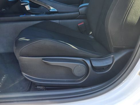 Used 2025 Hyundai Elantra Hybrid FWD image 21