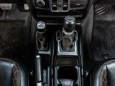 Used 2021 Jeep Gladiator Overland AWD/4WD image 27