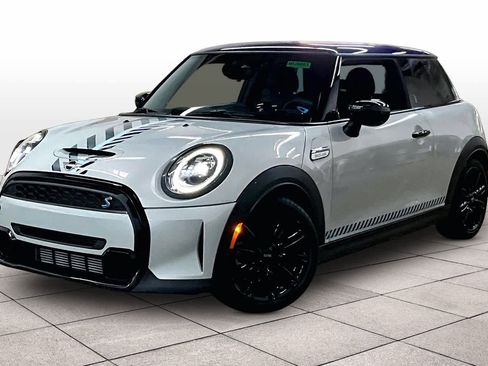 Used 2022 MINI Cooper S image 1