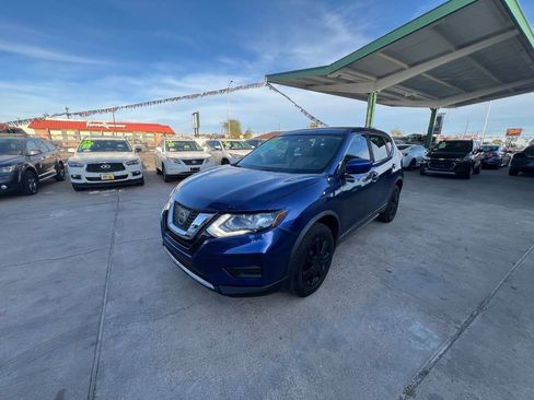 Used 2017 Nissan Rogue S AWD/4WD image 3