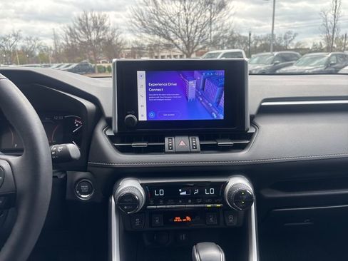 Used 2023 Toyota RAV4 XLE Premium image 27