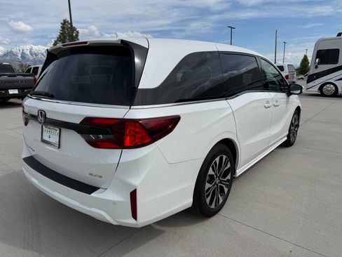 Used 2026 Honda Odyssey Elite image 3