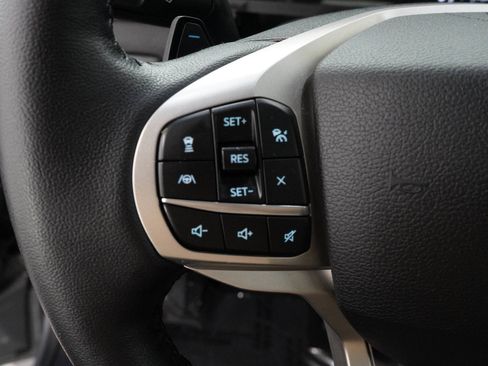 Used 2021 Ford Explorer Limited w/ Equipment Group 301A AWD/4WD image 24