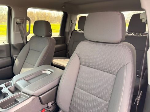 Used 2023 Chevrolet Silverado 2500 Custom w/ Custom Value Package image 22