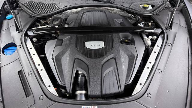 Used 2019 Porsche Panamera 4 AWD/4WD image 40