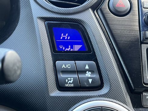 Used 2013 Honda Insight image 21