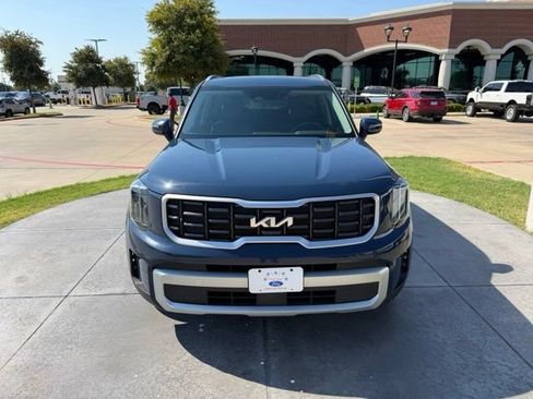 Used 2025 Kia Telluride S AWD/4WD image 2