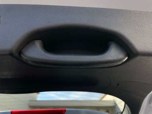 Used 2019 Kia Sorento LX image 40