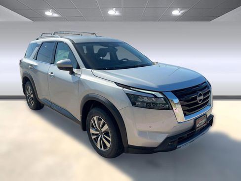 New 2025 Nissan Pathfinder SL image 7