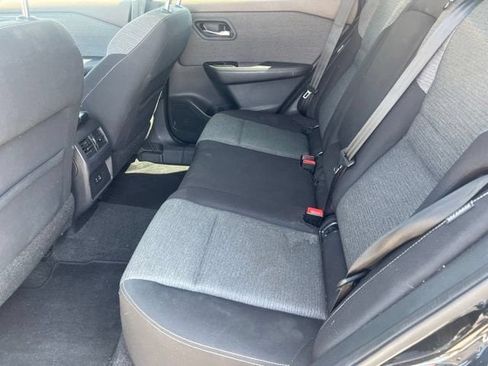 Used 2022 Nissan Rogue SV FWD image 11