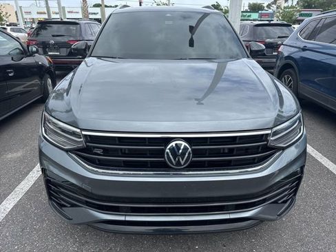 Used 2023 Volkswagen Tiguan SE R-Line image 2