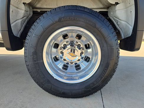 Used 2025 Chevrolet Silverado 3500 LT w/ Safety Package AWD/4WD image 31