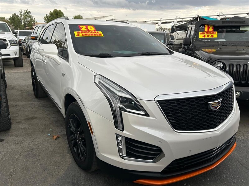 Used 2020 Cadillac XT5 Premium Luxury FWD image 2