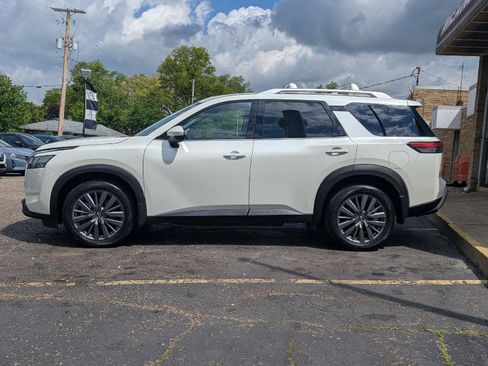 Used 2023 Nissan Pathfinder SL w/ SL Premium Package AWD/4WD image 5