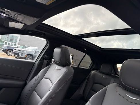 Used 2019 Cadillac XT4 Sport w/ Cold Weather Package AWD/4WD image 17