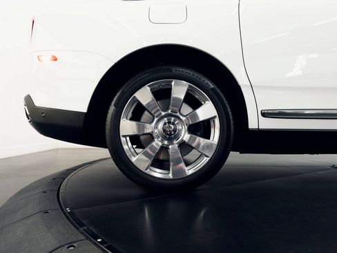 Used 2021 Rolls-Royce Cullinan AWD/4WD image 15