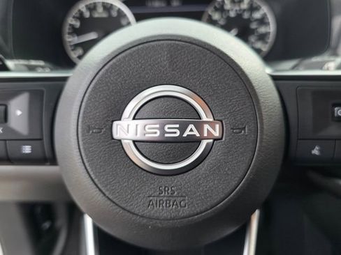 Used 2025 Nissan Pathfinder SV FWD image 26