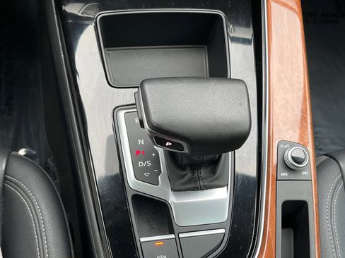 Used 2023 Audi A4 2.0T Premium w/ Convenience Package image 57