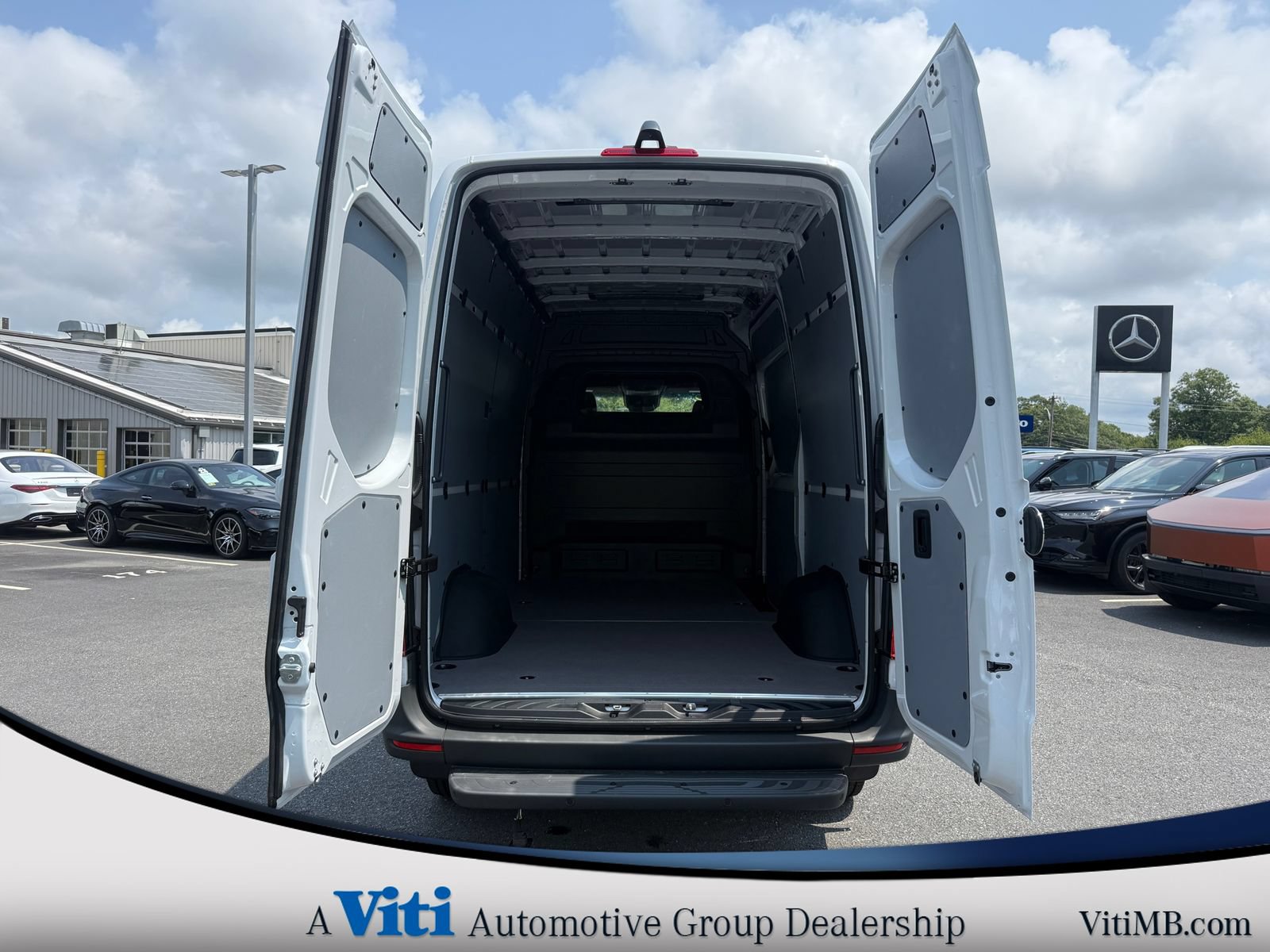Used 2026 Mercedes-Benz Sprinter 2500 image 17
