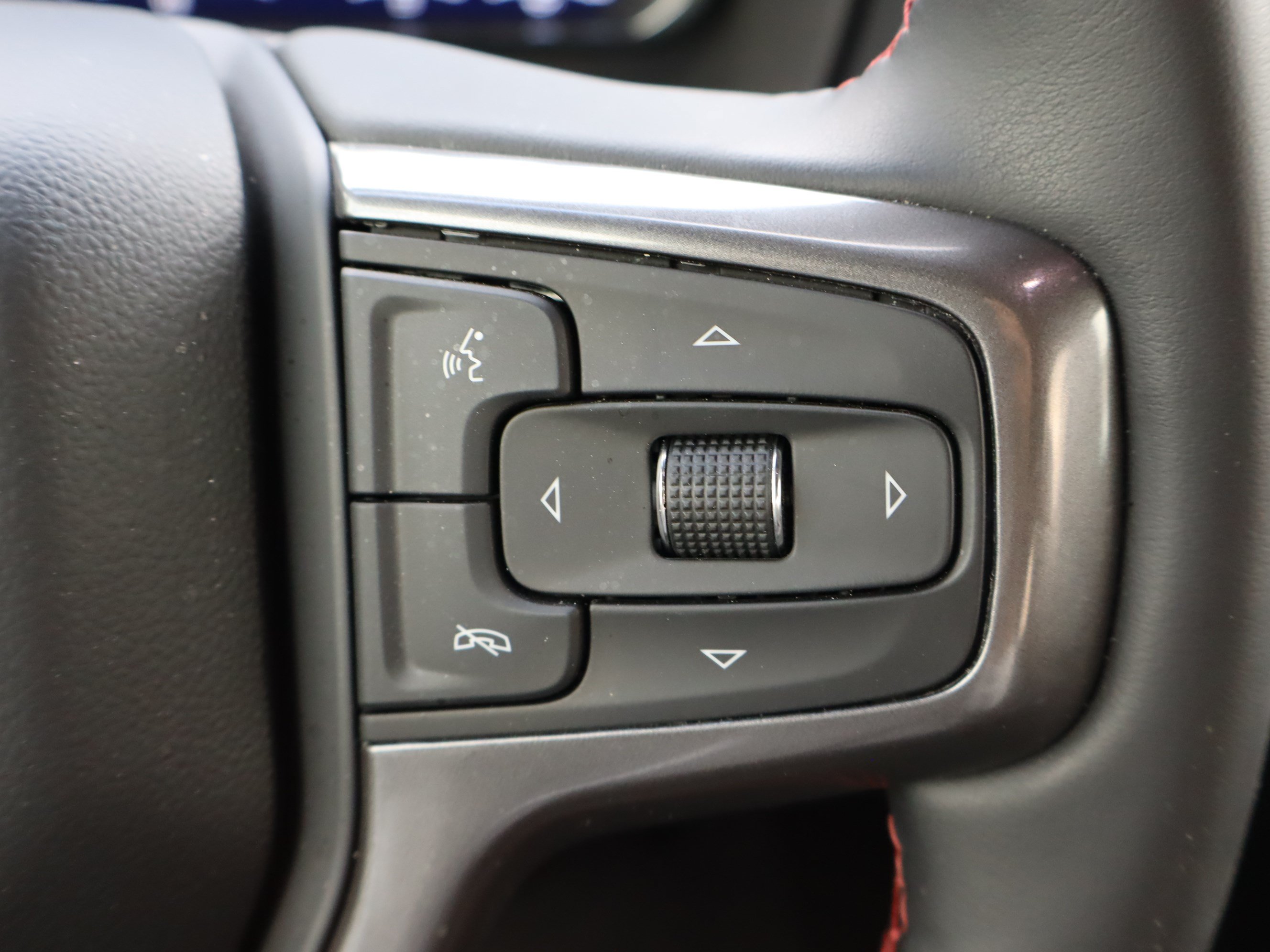 Used 2024 Chevrolet Suburban RST w/ Luxury Package AWD/4WD image 25